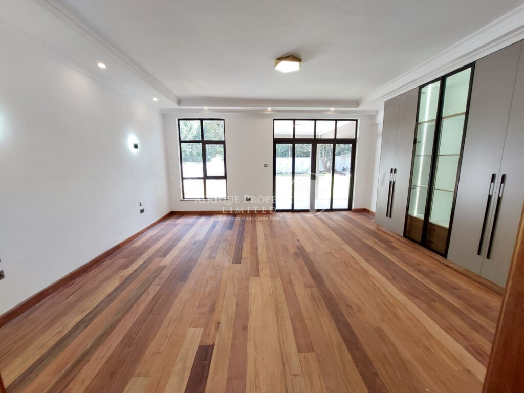 5 Bedroom for sale in Karen